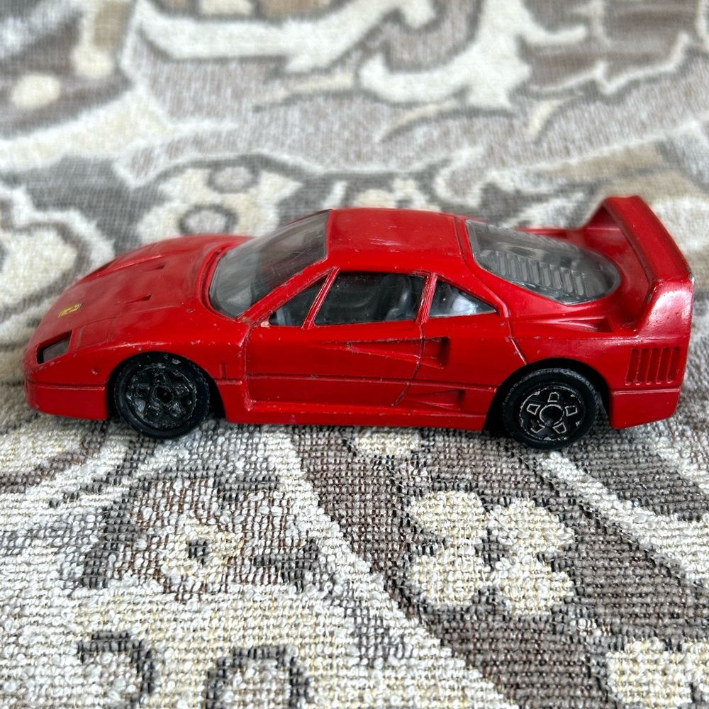 4/$20 Vintage Burago Ferrari F40 Red Die-cast Car 1/43 Scale Made in Italy